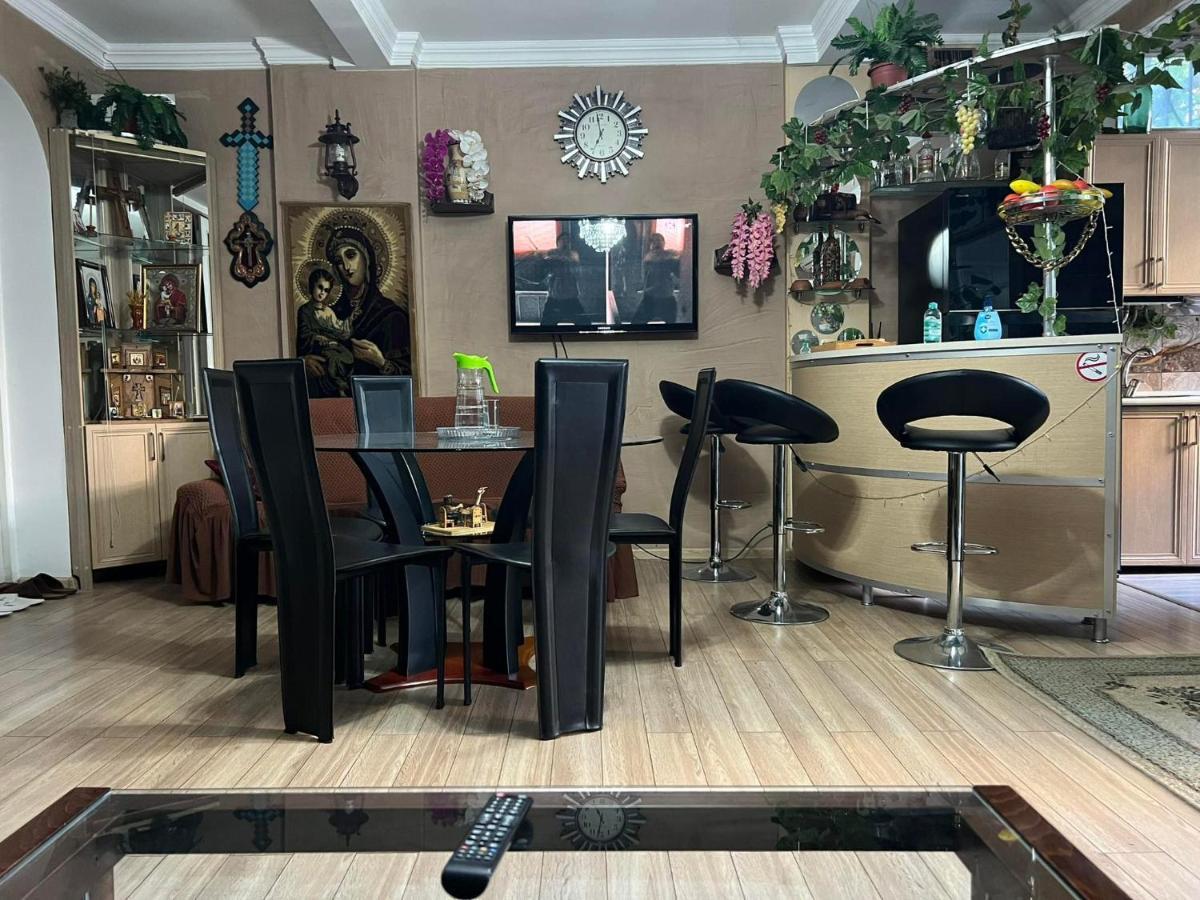 3 Room Flat In Тбилиси Экстерьер фото