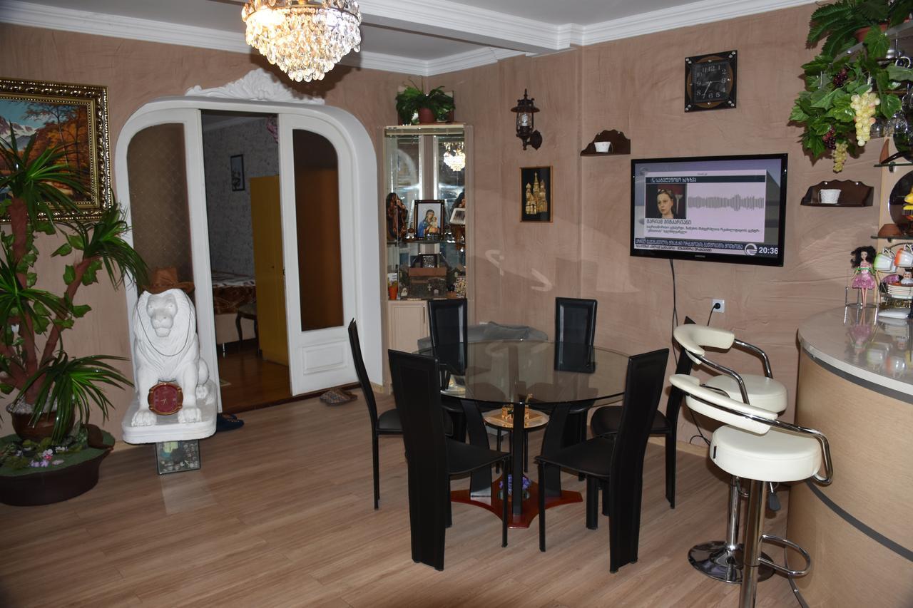 3 Room Flat In Тбилиси Экстерьер фото